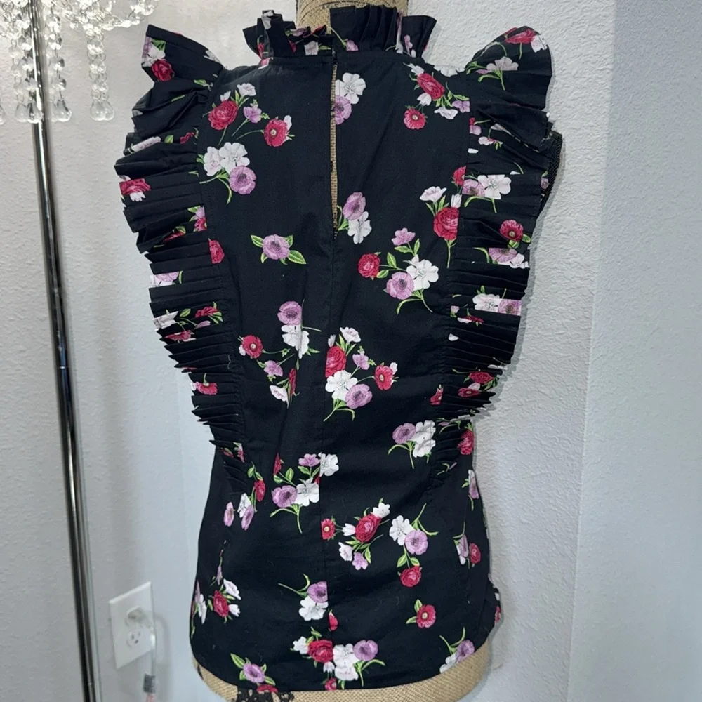 Express Black Ruched Floral Sleeveless Blouse - Picture 4 of 7